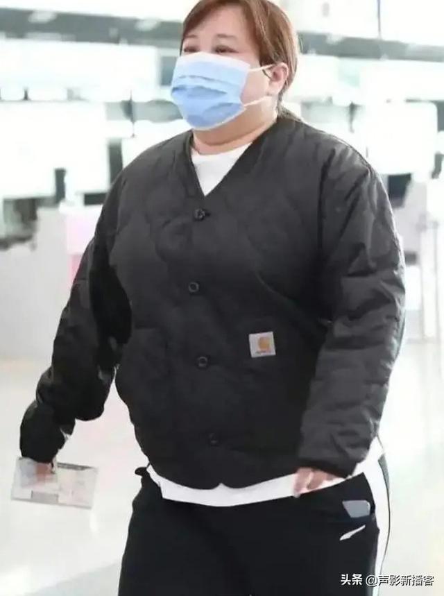 37岁的贾玲近照，贾玲：欢笑的每一步都充满不易