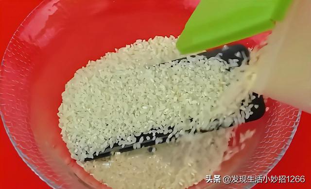 手机进水了怎么处理，分享20个生活小妙招（手机进水的紧急处理方法）
