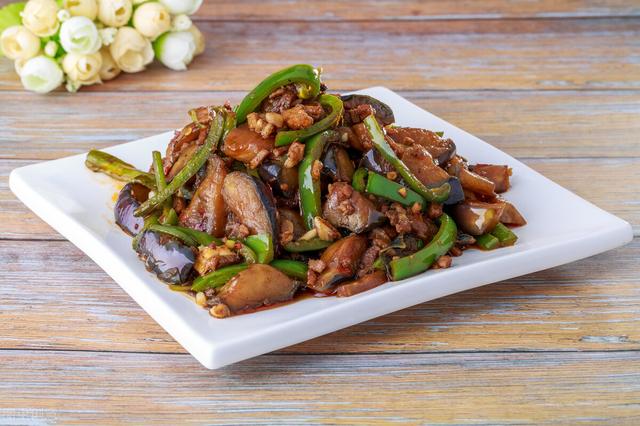 茄子怎么炒出来又嫩又好吃，炒茄子好吃有诀窍