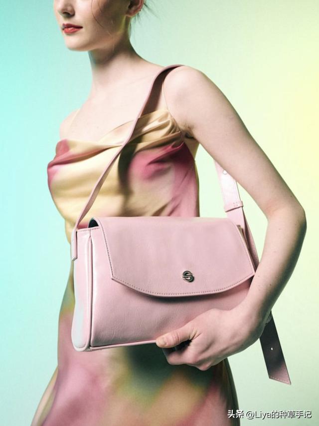 今年流行大包包，今夏最时髦的大包包都在这