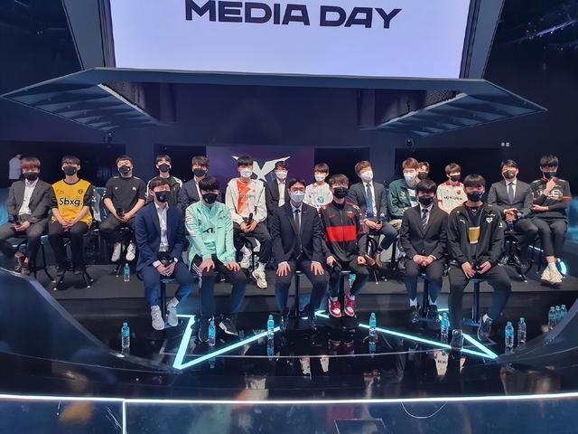 lck转会期dk阵容，S10冠军上中野“三叉戟”再度合体