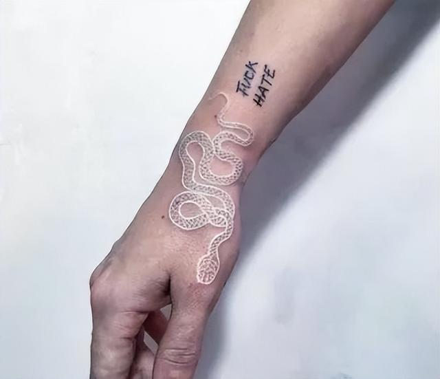 纹身隐形图案，鸽子血不一定能满足你