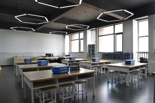 南京市励志学校，十年办好一所家门口的南外