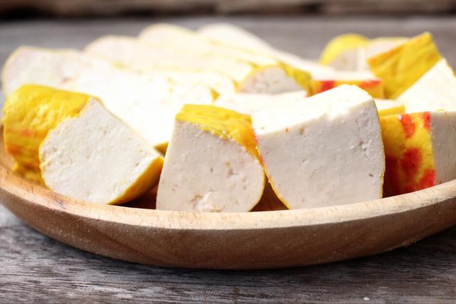 皮蛋怎样凉拌好吃，凉拌皮蛋是怎样做才好吃