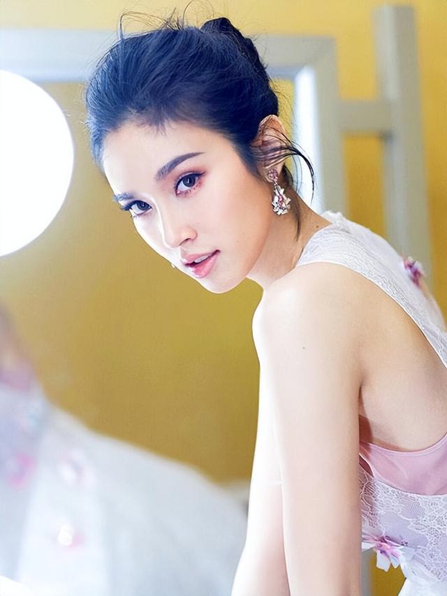 泰国明星宝儿拍过的电视剧，人妖皇后宝儿17岁变成女人