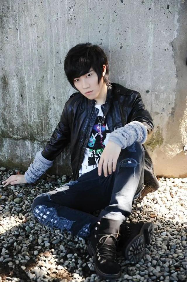 非主流时期娃娃音歌手，非主流时期的三大女巨头勾起网友怀念