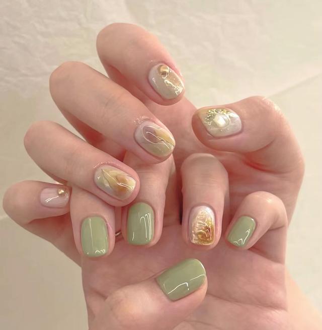 简直太美了非常显手白的一款美甲，20款早春美甲分享