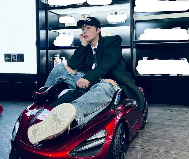 刘维母亲癌症去世，刘维父亲因病去世