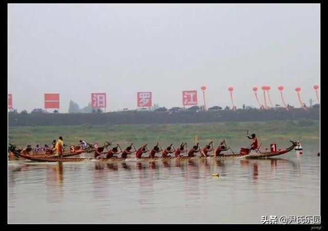 端午节赛龙舟和吃粽子是什么由来，端午节习俗划龙舟