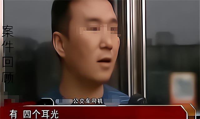 公交车拒让座四个耳光后老人死亡，郑州一大爷狂扇未让座小伙4耳光后猝死