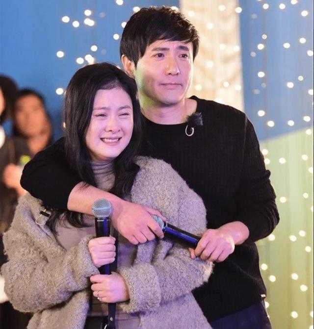 沈腾老婆王琦的简历，沈腾妻子王琦幼儿园接娃