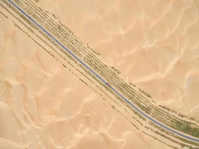 塔克拉玛干沙漠最美自驾路线，自驾塔克拉玛干