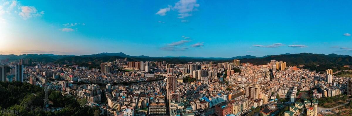 肇庆市各区面积排名，肇庆哪个县最大，哪个县最小