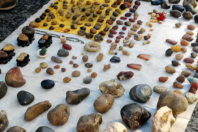 不能碰的宝石帕托石（对人体有害的石头有哪些）