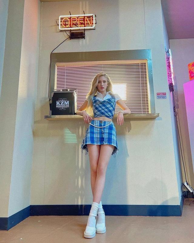 她凭什么被称为南韩第一真人芭比，来看看lisa的颜值