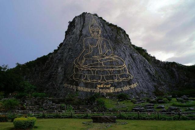 重庆有哪些地方，重庆必去的十个地方（建筑公路复杂多变也被网友戏称为“迷宫一样的城市”）