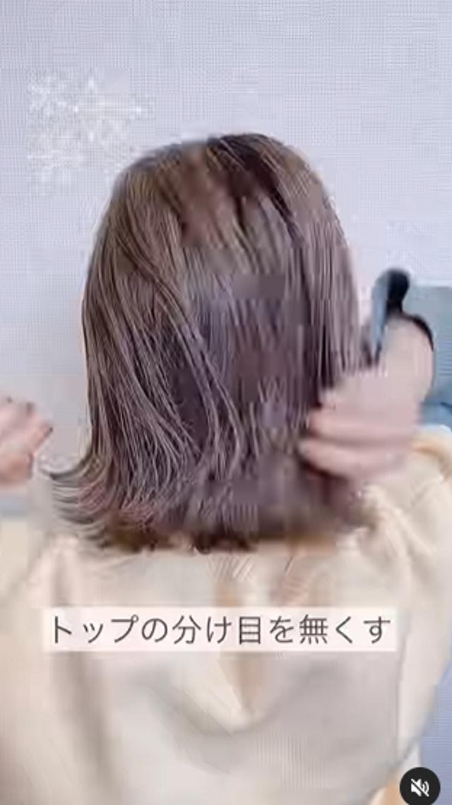 夹子夹头发教程，鲨鱼夹发型教程图解短发