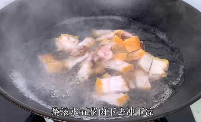五花肉焖腐竹家常做法，腐竹焖五花肉肉香肥而不腻