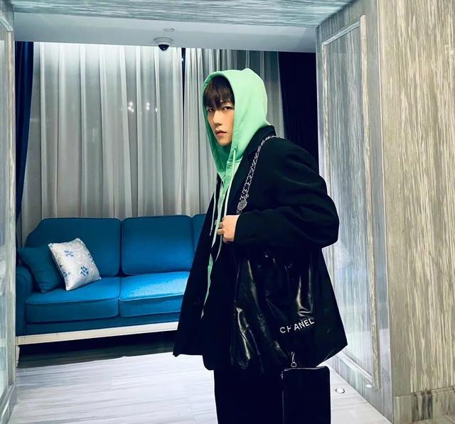 刘维母亲癌症去世，刘维父亲因病去世