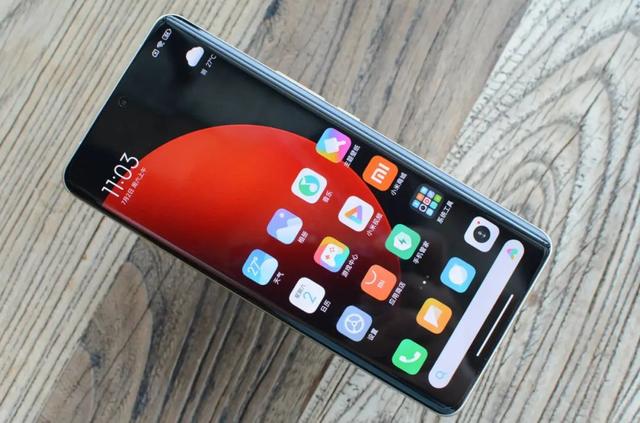 三款当前备受好评的手机，最新发布的三款最值得买的手机