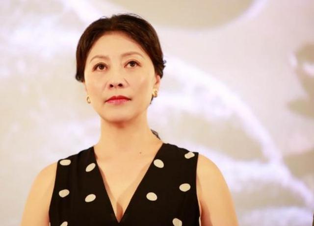 岳红离过几次婚，女儿5个月老公弃她而去