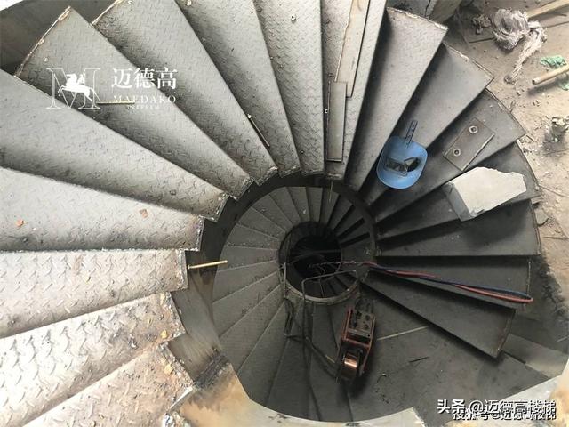 钢结构旋转楼梯，钢结构楼梯有几种类型