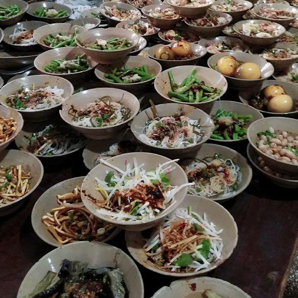 重庆豆花吃法，才是重庆人的午间最佳选择