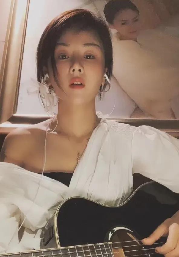 花姐最出名的三首歌狂浪，抖音狂浪是一种态度是什么歌谁唱的