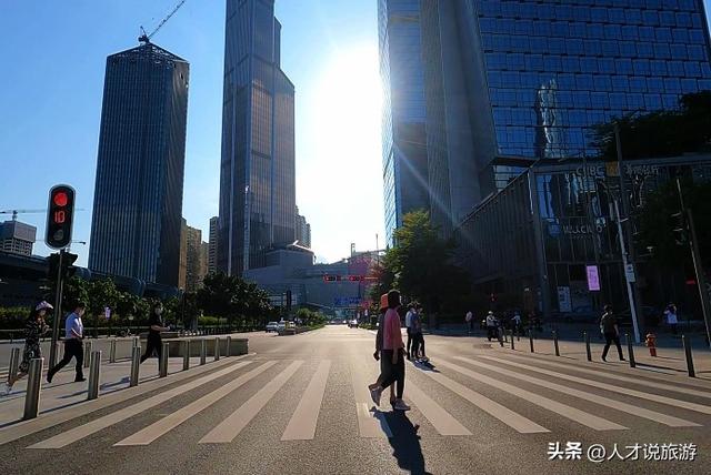深圳地标建筑图片，广东深圳风景与上海大有不同（深圳地标性建筑航拍）