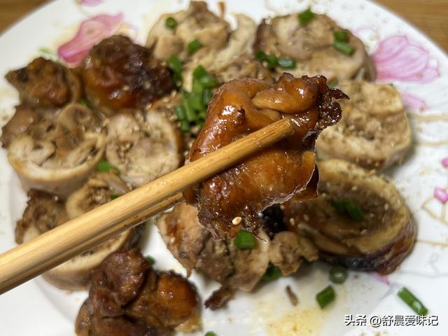 大鸡腿怎么烤又酥又香又好吃，鸡腿剔除骨头蒸一蒸