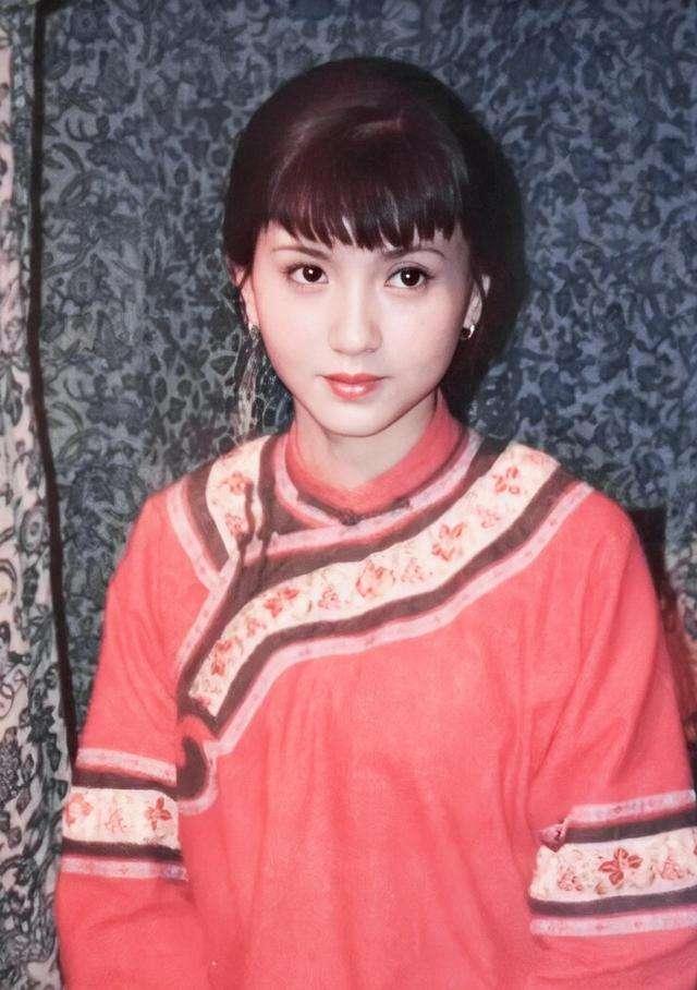 没有整过容的女明星，90年没整过容的女明星（“不老女神”现原形）