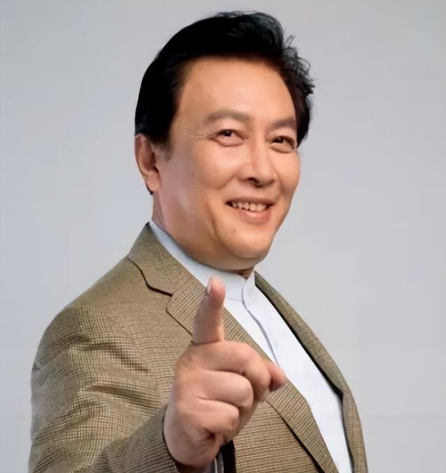 唐国强的妻子是谁，唐国强两段婚姻（唐国强前妻和现任是谁）