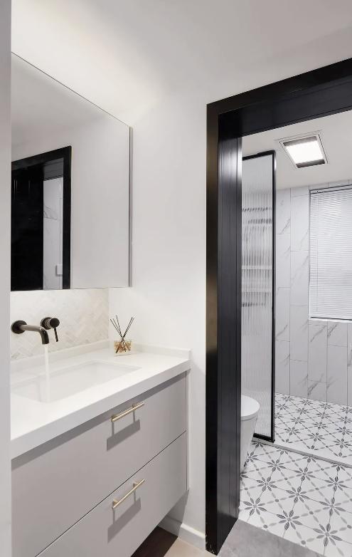 自制卫生间隔断墙做法，邻居家这种做法太赞