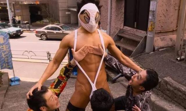 最近看了两部特别棒的电影，至少在影院让我爽到了