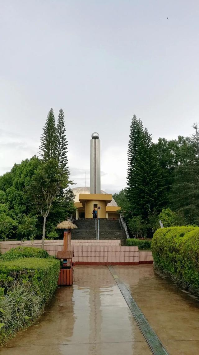 北回归线标志园，昆明墨江北回归线标志园（游客排队喝井水：就会生双胞胎）