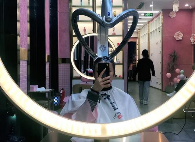 烫头发太丑第二天可以再烫吗，烫头发失败可以马上再烫吗（烫了头发不喜欢怎么恢复正常）