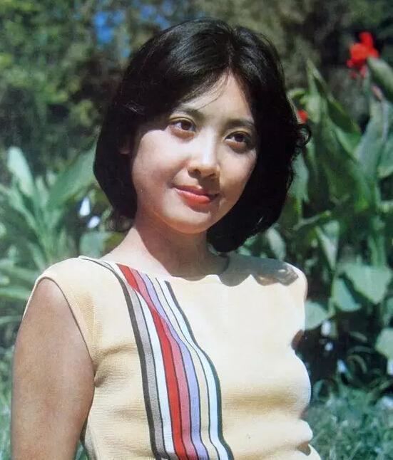 没有整过容的女明星，90年没整过容的女明星（“不老女神”现原形）