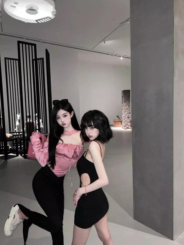 什么是招牌动作，老一辈人骑自行车的“招牌动作”