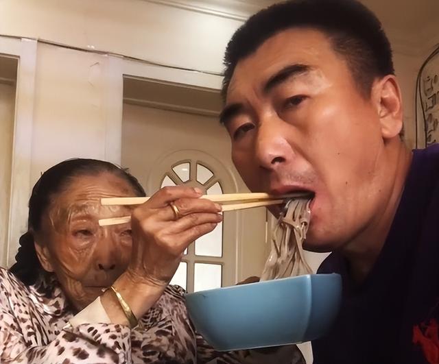 马玉琴李玉成夫妻，流口水与李玉成互动被无视