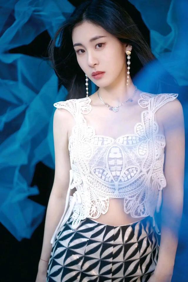华晨宇与张碧晨，华晨宇与张碧晨事件解析（两次亲子鉴定照曝光女方不悦）
