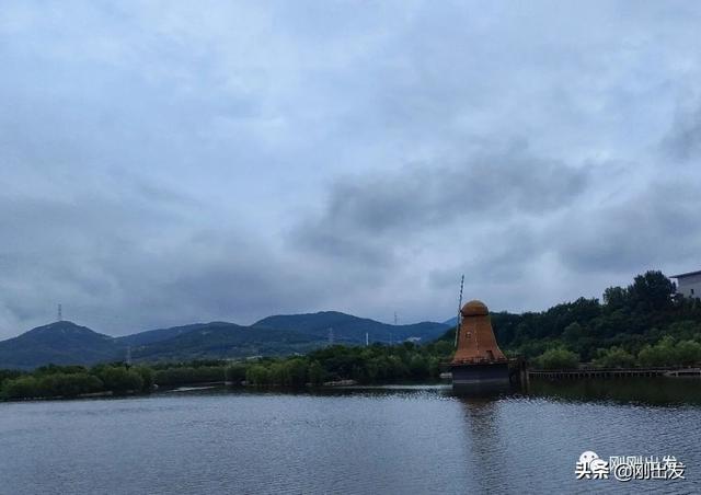 大连西郊森林公园爬山路线，徒步大连西郊国家森林公园