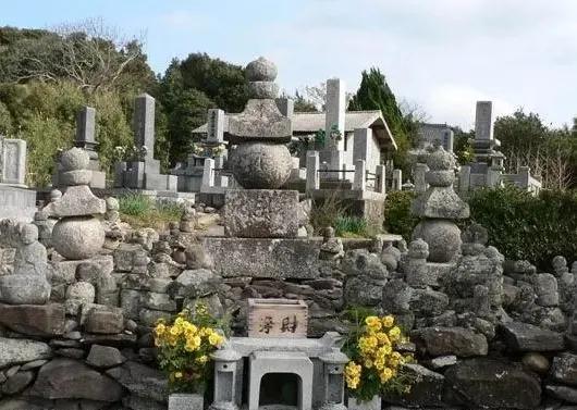 马嵬坡杨贵妃之死，安史之乱杨贵妃下场