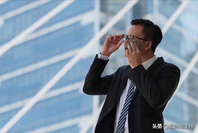 人为什么会出汗，为什么人非常能出汗是什么原因（人为什么会出汗）