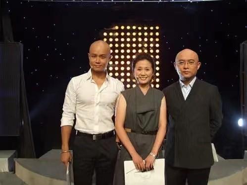 倒追老公恩爱30年，黄菡年轻时（倒追老公恩爱30年无绯闻）