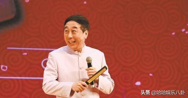 冯巩昔日两任搭档，当年的搭档牛群已消失匿迹