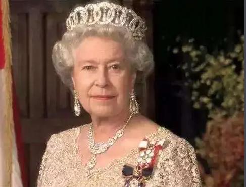 英国女王伊丽莎白二世是谁的子女，英国女王伊丽莎白二世