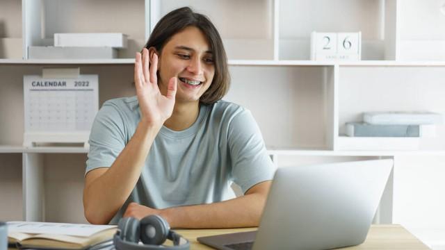 微信开场白文案，男生和喜欢的女孩子微信聊天