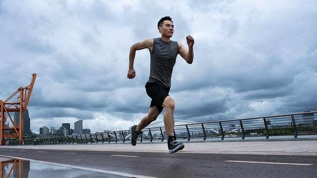 怎么提高跑步速度，怎样快速提高跑步速度（怎么正确的跑步，提升跑步效率）