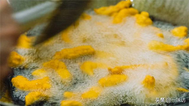 酥肉汤里配什么菜，北方小酥肉可以做汤的做法（冬天吃酥肉的正确方法）