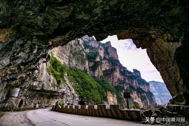 锡崖沟挂壁公路，世界七大奇迹及其所在地（什么是太行山）